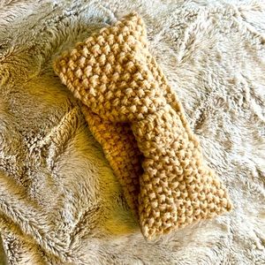 Knotted ear warmer headband